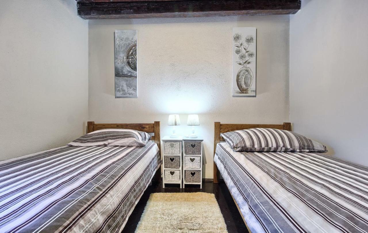 Hostal Dalmatia Stone House - Heated Pool Biorine Exterior foto