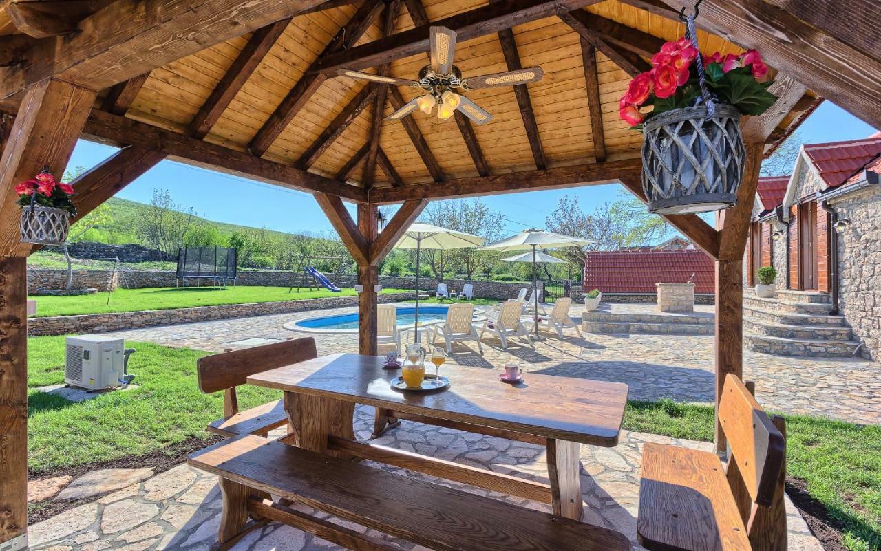 Hostal Dalmatia Stone House - Heated Pool Biorine Exterior foto