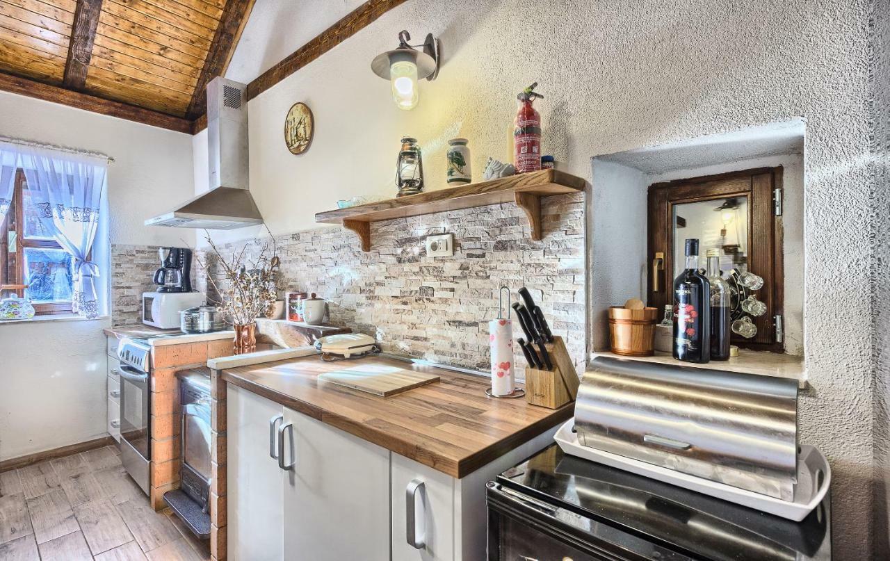 Hostal Dalmatia Stone House - Heated Pool Biorine Exterior foto